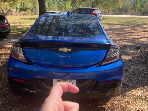 Used 2017 Chevrolet Volt Premier w/ Driver Confidence II Package image 2