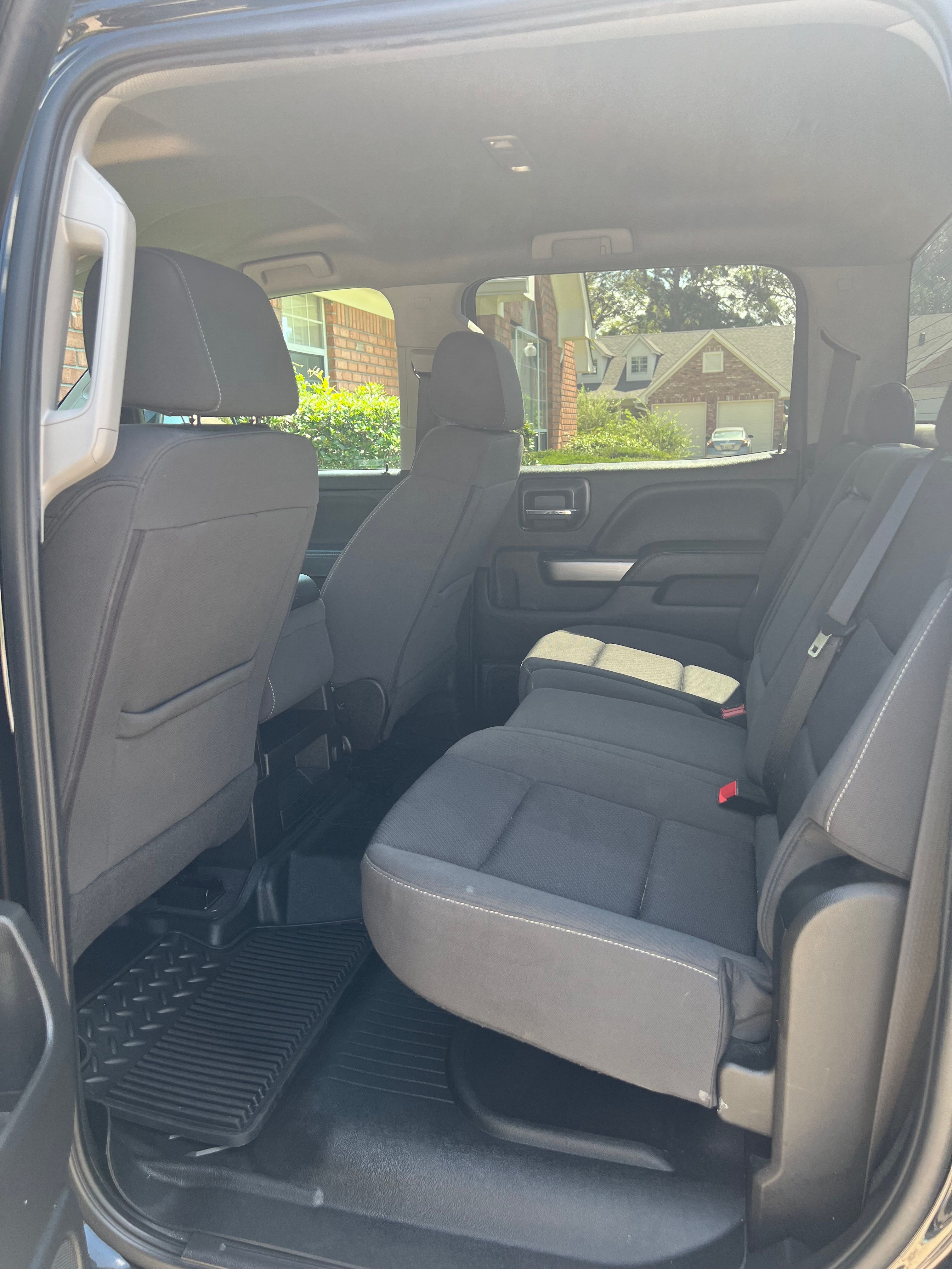 Used 2018 Chevrolet Silverado 1500 LT w/ Texas Edition RWD image 10