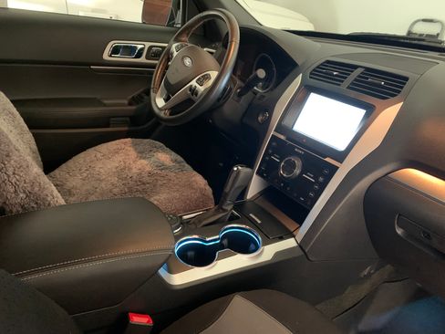 Used 2014 Ford Explorer Sport w/ Equipment Group 401A AWD/4WD image 5