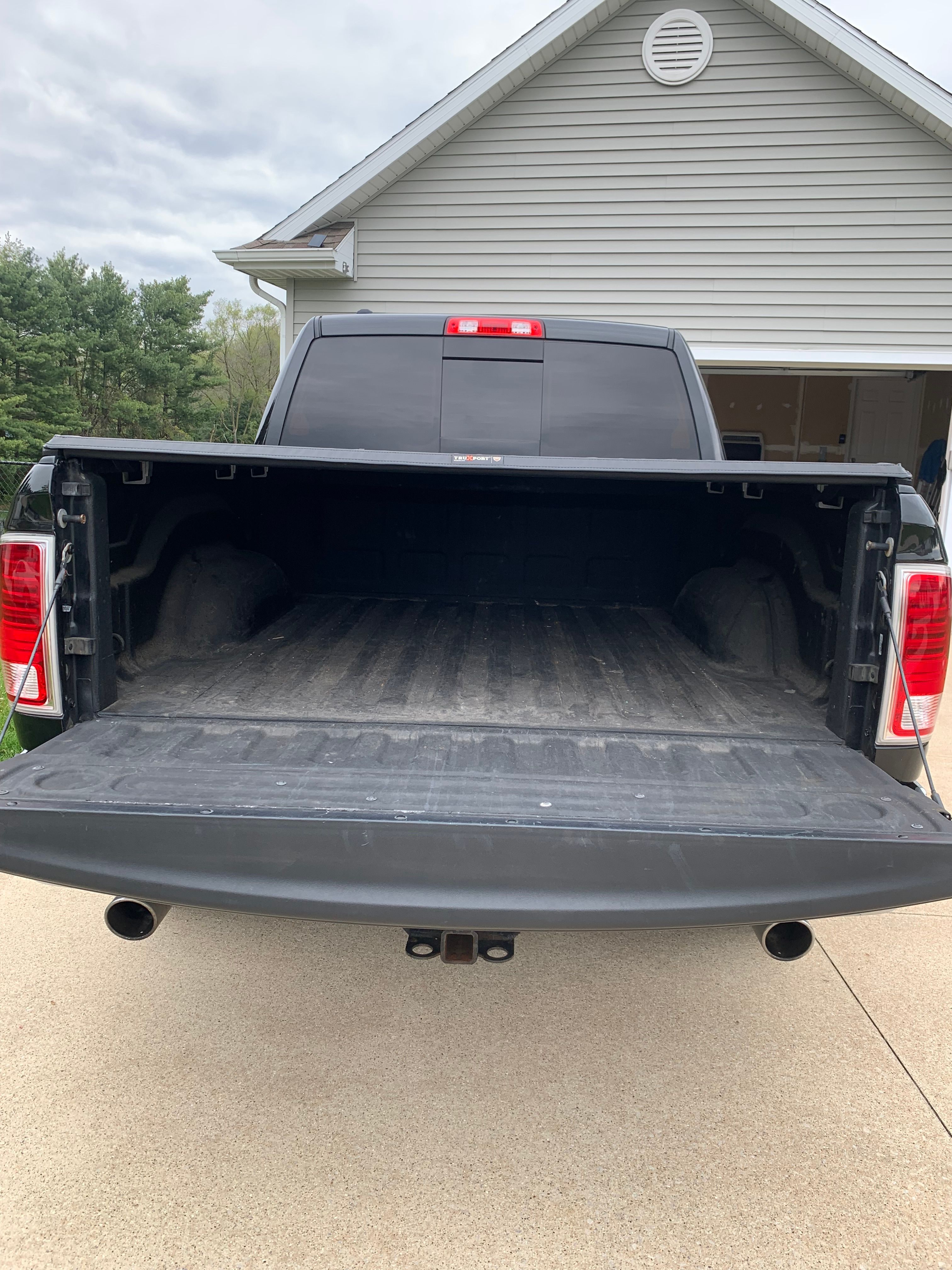 Used 2017 RAM 1500 Laramie w/ Convenience Group AWD/4WD image 6