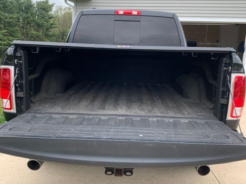 Used 2017 RAM 1500 Laramie w/ Convenience Group AWD/4WD image 6