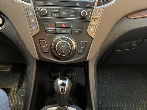 Used 2017 Hyundai Santa Fe Limited image 8