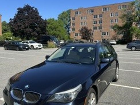 Used 2010 BMW 535i xDrive Wagon AWD/4WD image 2