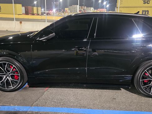 Used 2022 Audi SQ8 Prestige image 11