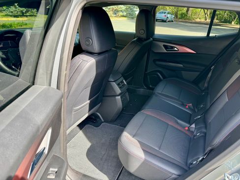 Used 2025 Chevrolet Equinox EV RS w/ Convenience Package II image 10