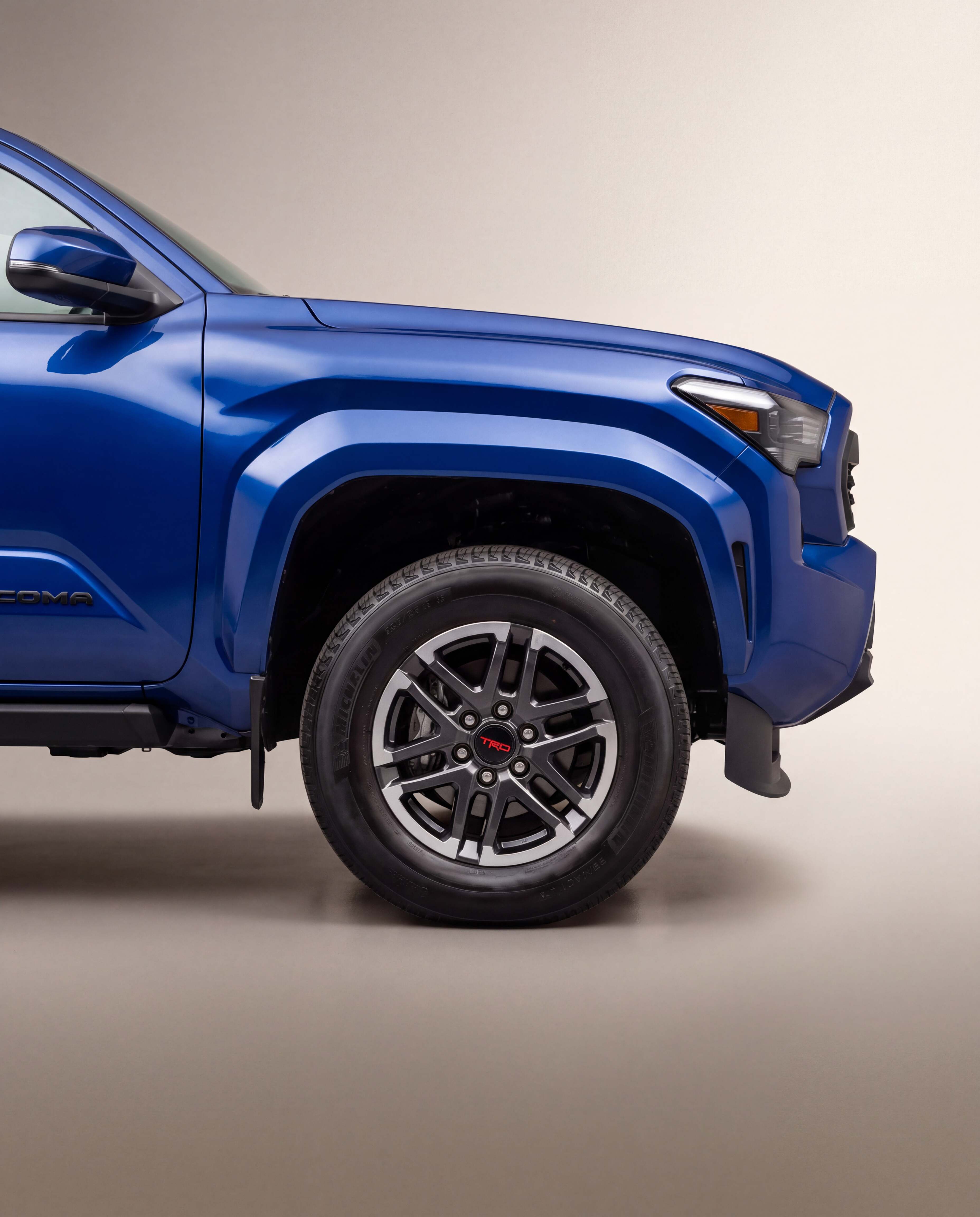 Used 2024 Toyota Tacoma TRD Sport AWD/4WD image 9