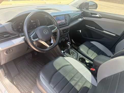 Used 2023 Volkswagen Taos SEL AWD/4WD image 9
