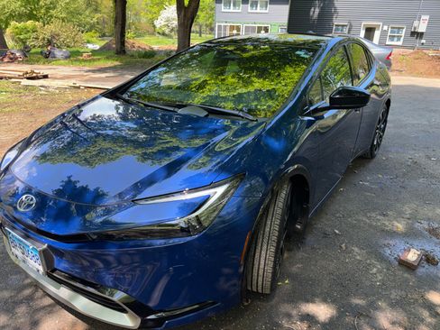 Used 2024 Toyota Prius Prime Premium w/ Advanced Technology Package FWD image 8