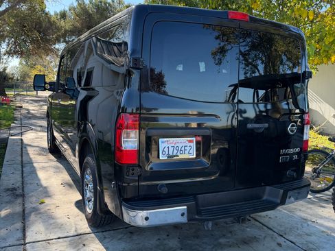Used 2013 Nissan NV 3500 SL w/ Technology Pkg image 4