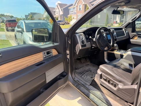 Used 2011 Ford F150 Lariat w/ Lariat Chrome Pkg AWD/4WD image 4