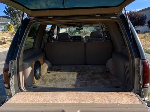 Used 1999 Chevrolet Tahoe 2WD w/ Comfort & Security Pkg image 11