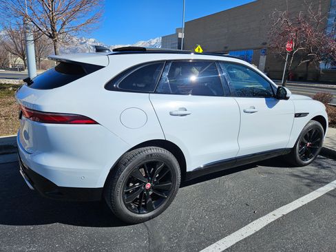 Used 2021 Jaguar F-PACE S image 2