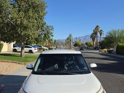 Used 2014 Kia Soul FWD image 4