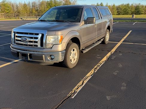 Used 2011 Ford F150 XLT image 1