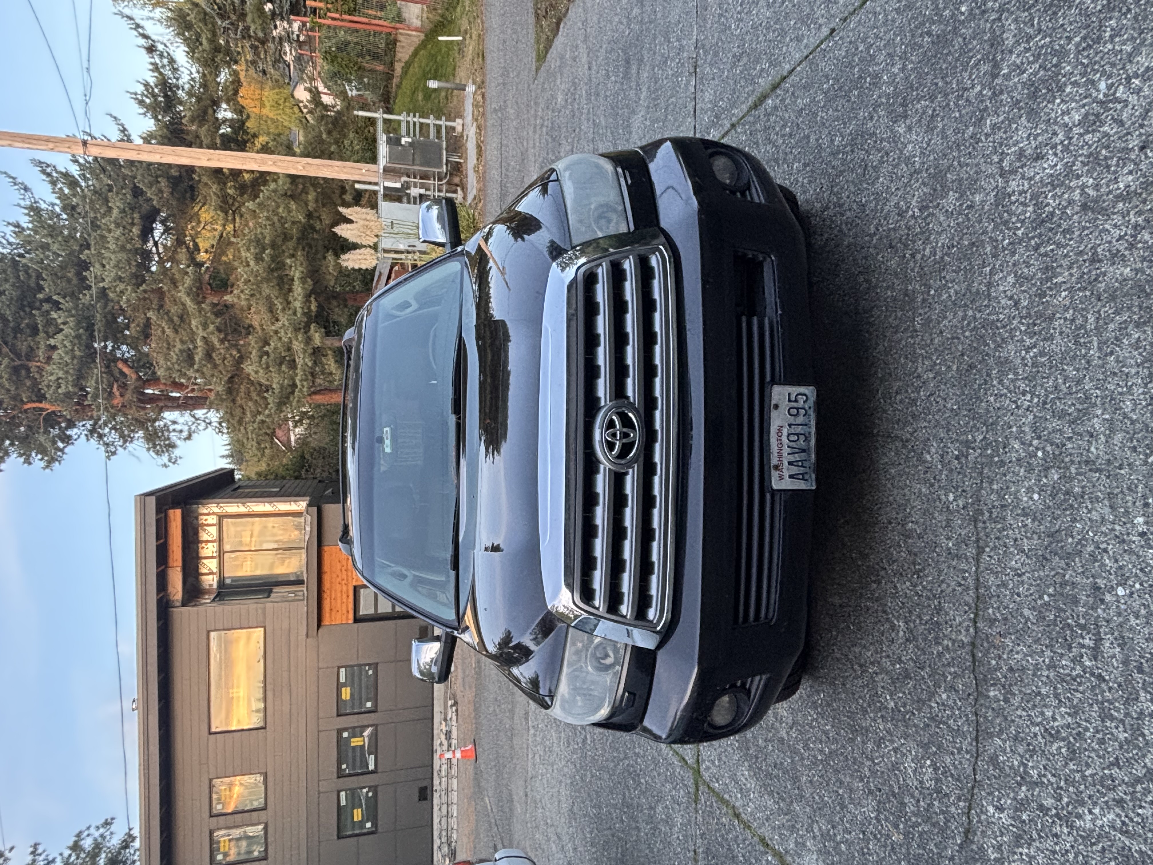Used 2010 Toyota Sequoia Platinum AWD/4WD image 4
