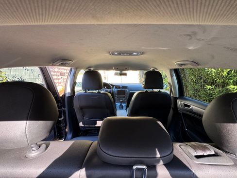 Used 2016 Volkswagen e-Golf SEL Premium image 10