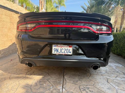 Used 2017 Dodge Charger R/T image 8