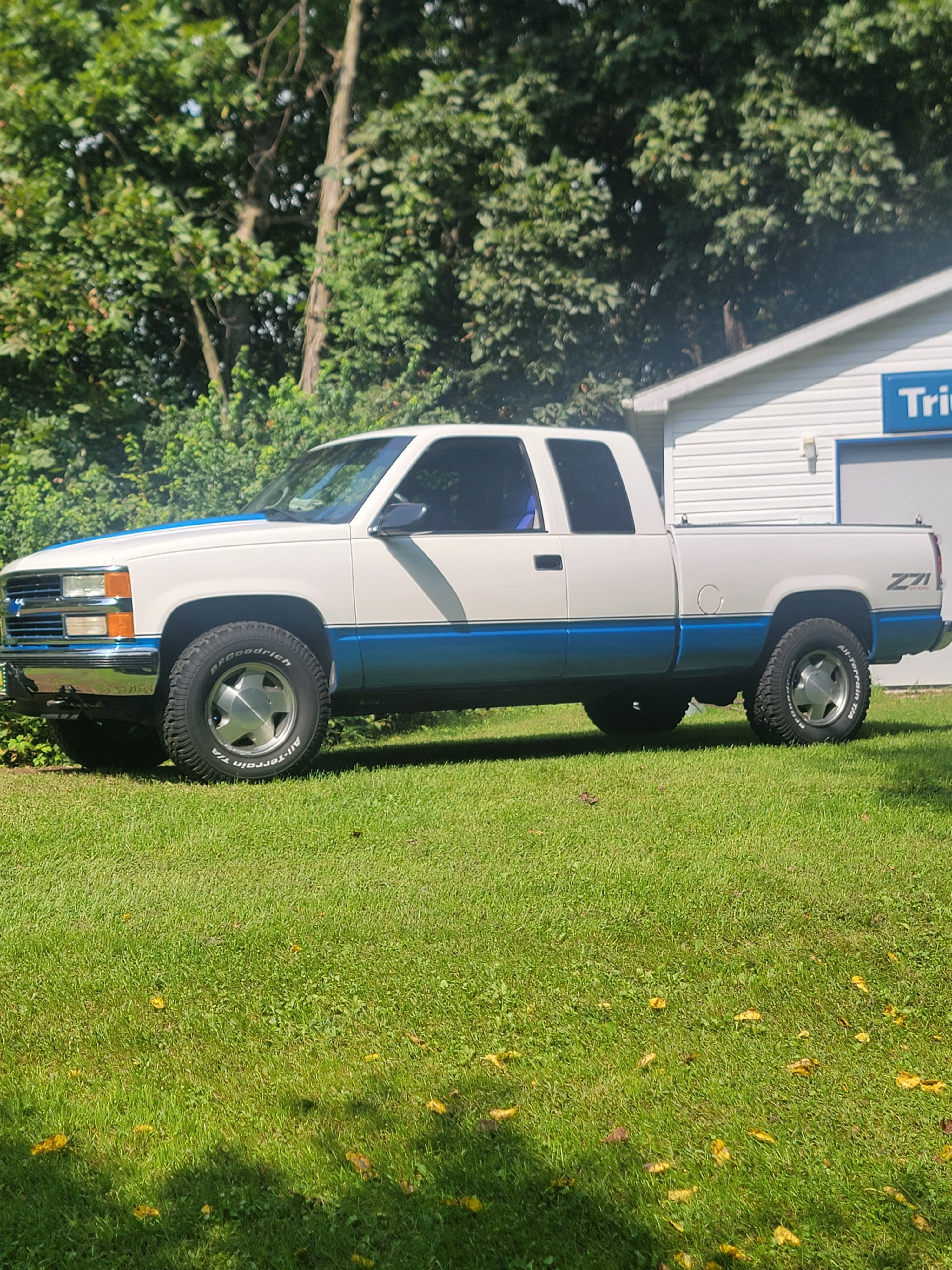 Used 1998 Chevrolet Silverado 1500 4x4 Extended Cab w/ Preferred Equipment Group 2 image 2