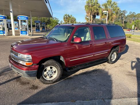 Used 2003 Chevrolet Suburban LT w/ LT Preferred Equipment Group image 1