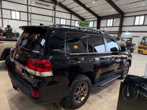 Used 2021 Toyota Land Cruiser Heritage Edition image 5