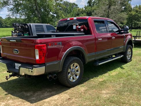 Used 2017 Ford F250 Lariat w/ Chrome Package AWD/4WD image 8