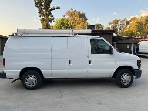 Used 2011 Ford E-150 and Econoline 150 w/ Commercial Cargo Van Pkg image 2