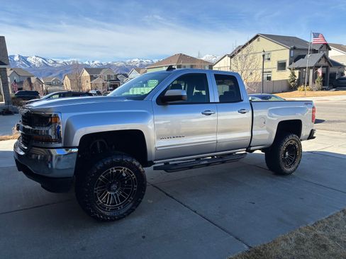 Used 2019 Chevrolet Silverado 1500 LT image 10