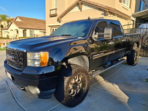 Used 2013 GMC Sierra 2500 Denali w/ Suspension Package, Off-Road image 4