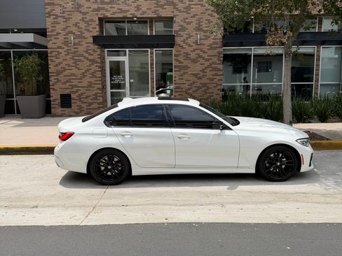 Used 2021 BMW 330i Sedan w/ M Sport Package RWD image 4