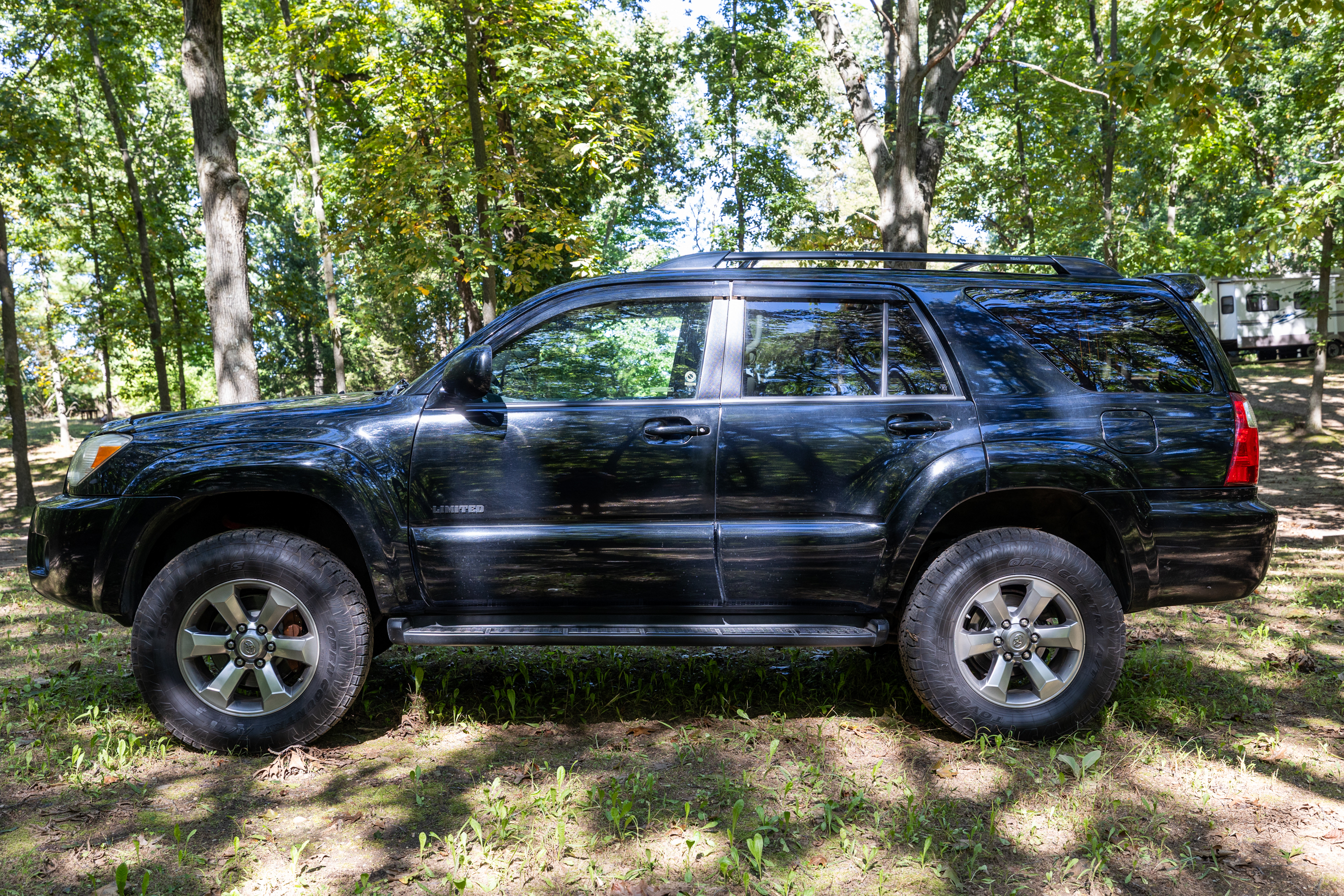 Used 2007 Toyota 4Runner Limited AWD/4WD image 2