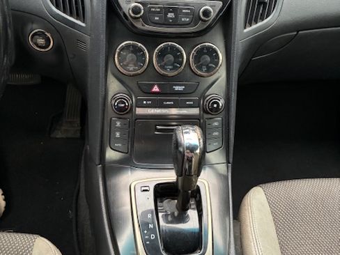 Used 2013 Hyundai Genesis 2.0T image 4