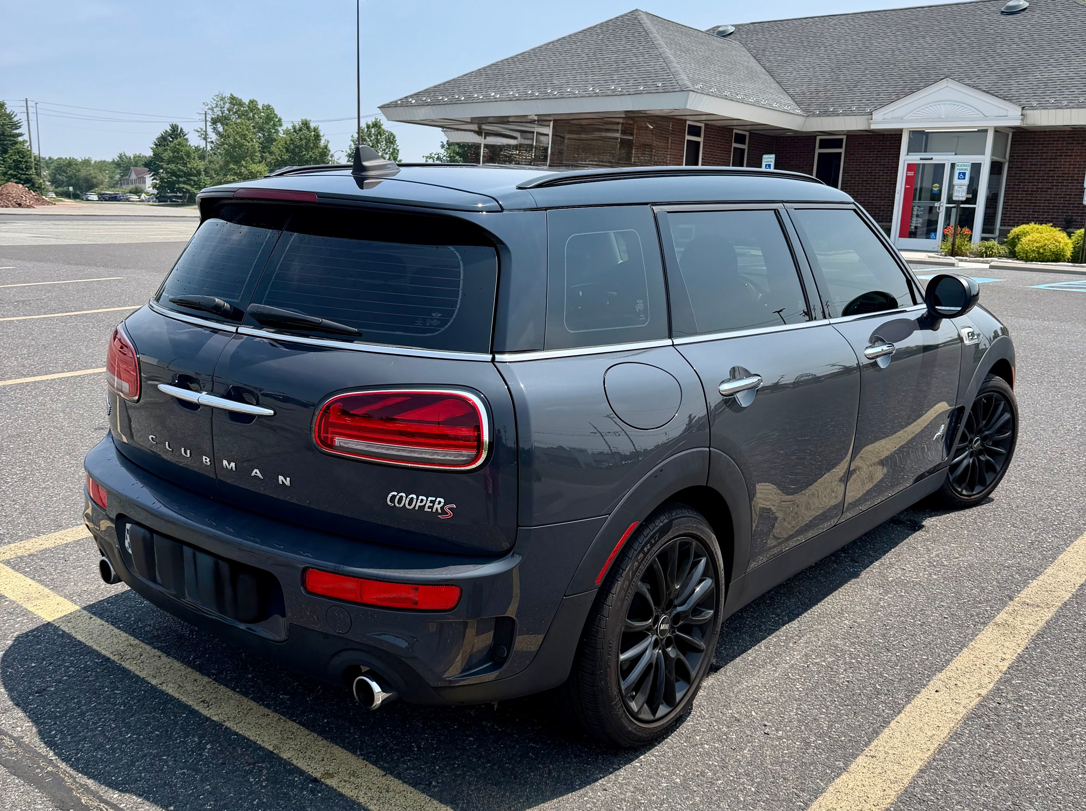 Used 2021 MINI Cooper Clubman S w/ Storage Package AWD/4WD image 2