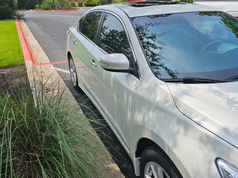 Used 2015 Nissan Altima 2.5 SL w/ Technology Package FWD image 4