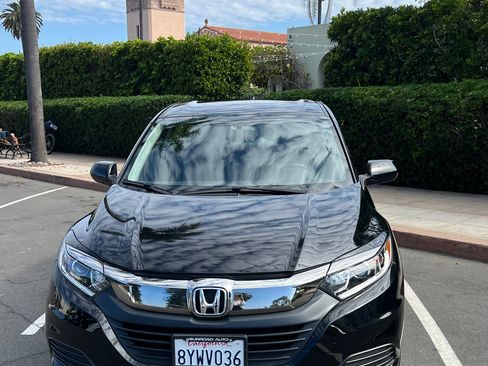 Used 2022 Honda HR-V LX image 9