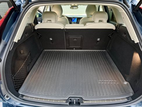 Used 2023 Volvo XC60 B5 Ultimate w/ Climate Package AWD/4WD image 18