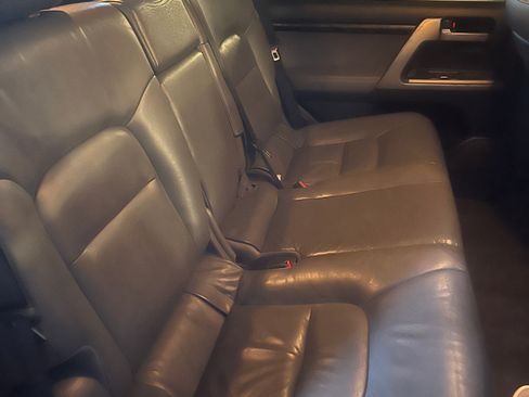 Used 2011 Toyota Land Cruiser Sport Utility 4D image 15