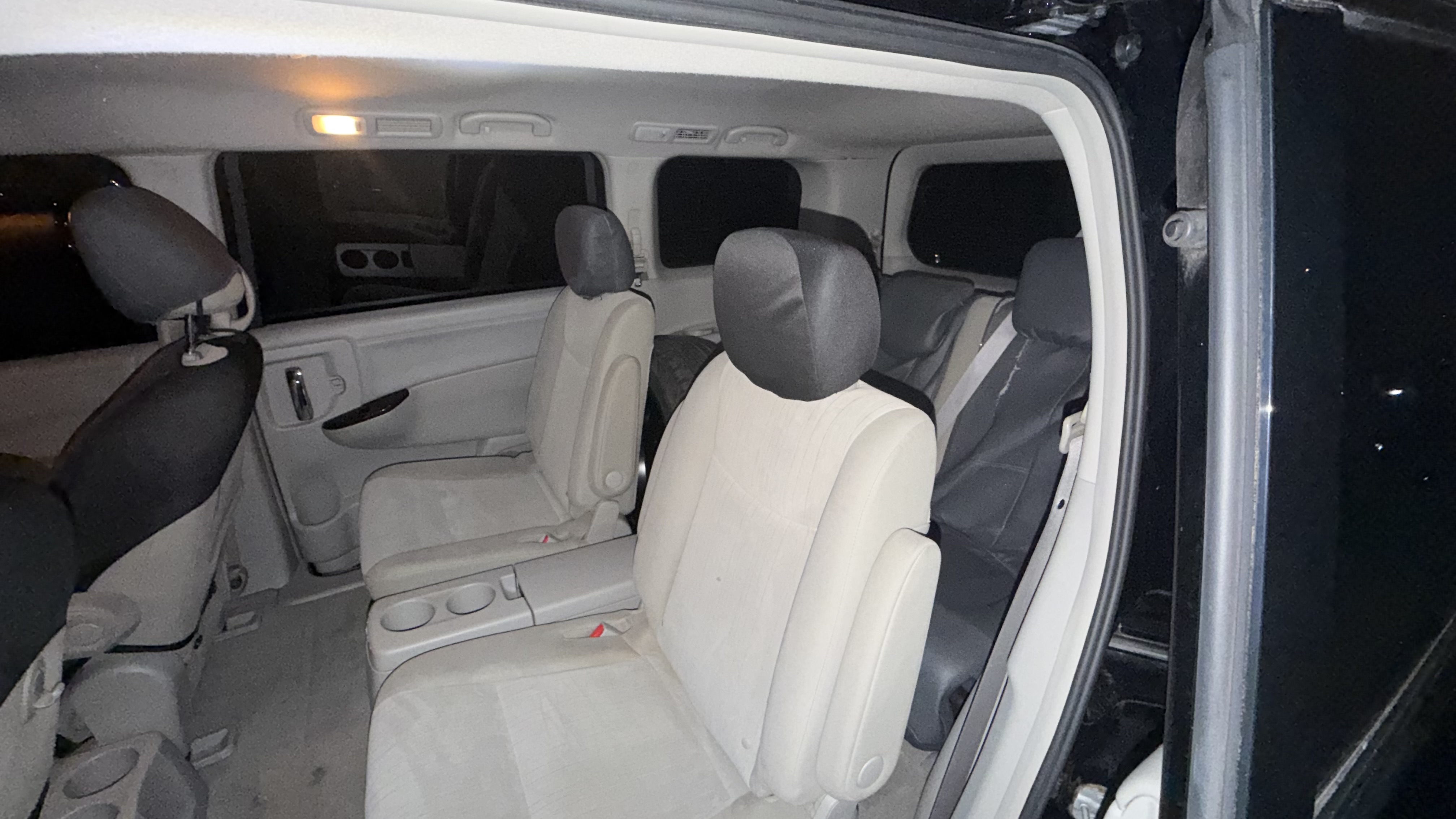 Used 2012 Nissan Quest S FWD image 8