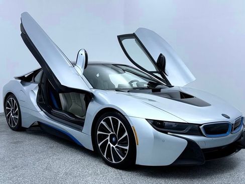 Used 2015 BMW i8 AWD/4WD image 10
