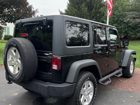 Used 2010 Jeep Wrangler Unlimited Sport AWD/4WD image 5