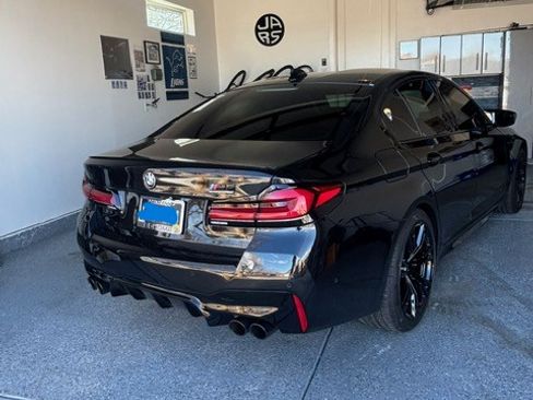 Used 2023 BMW M5 image 2