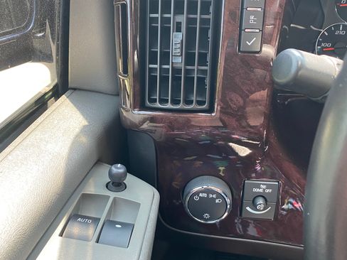Used 2014 Chevrolet Express 2500 Extended RWD image 13
