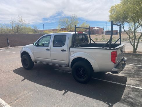Used 2016 Nissan Frontier SV image 4