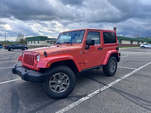 Used 2015 Jeep Wrangler Rubicon w/ Power Convenience Group AWD/4WD image 1