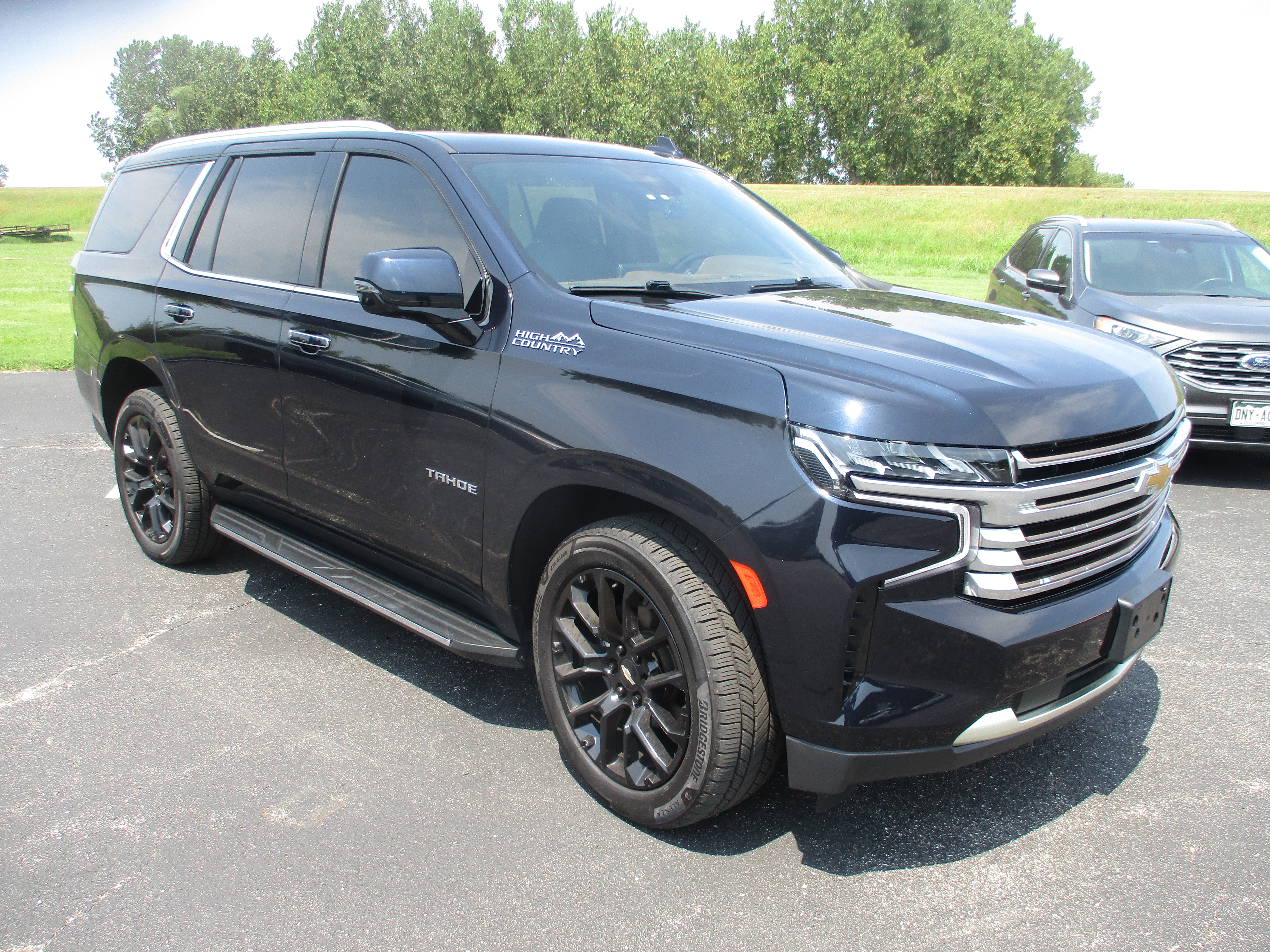 Used 2023 Chevrolet Tahoe High Country AWD/4WD image 9