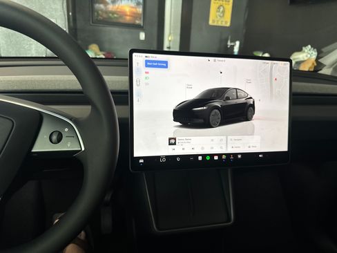 Used 2026 Tesla Model Y AWD image 10