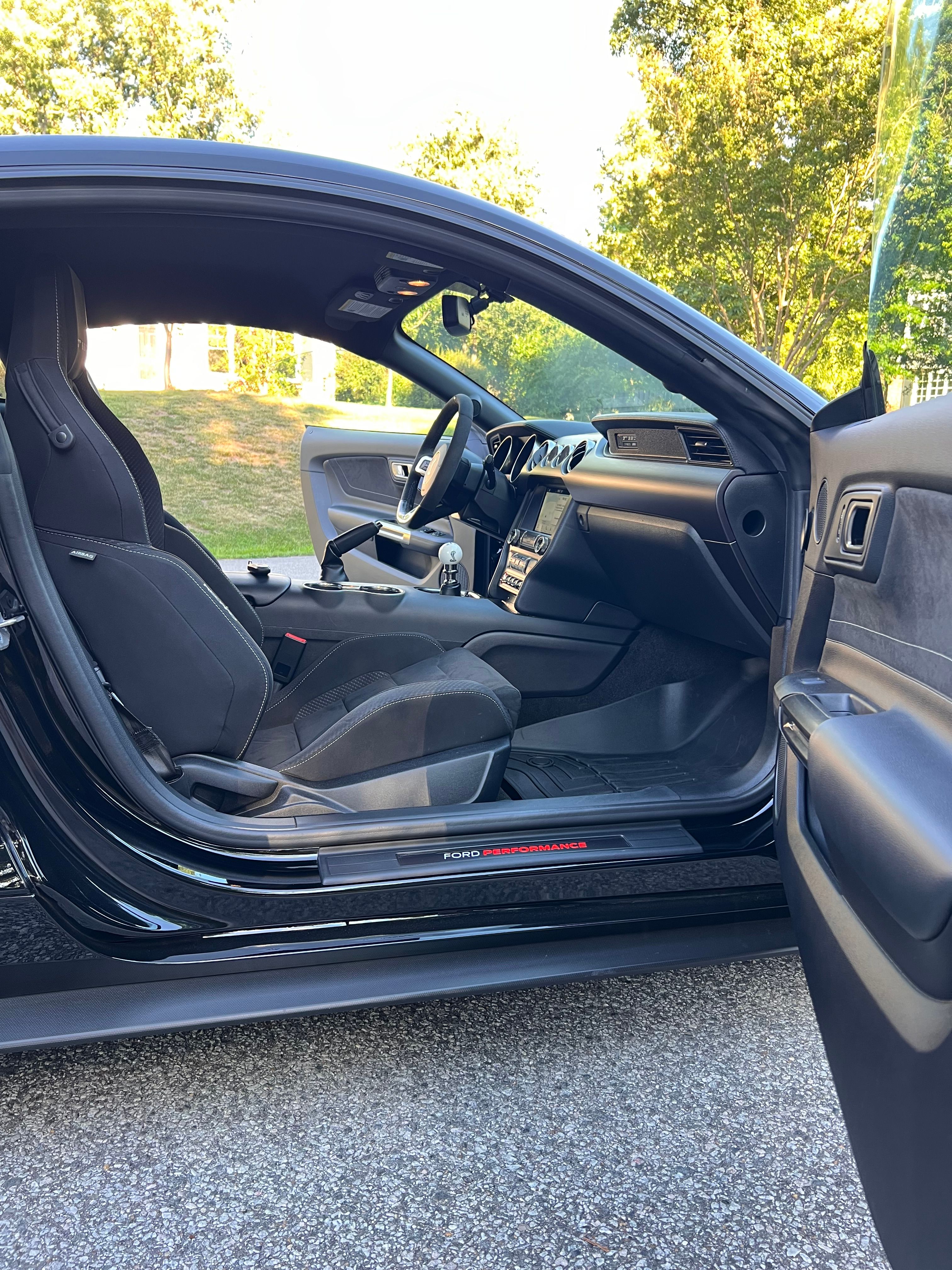 Used 2018 Ford Mustang Shelby GT350 w/ Electronics Package RWD image 13