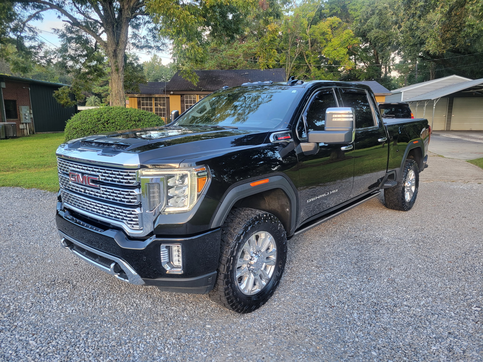 Used 2023 GMC Sierra 2500 Denali w/ Denali Black Diamond Edition AWD/4WD image 10