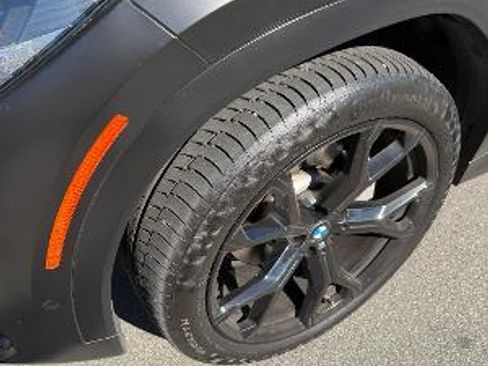 Used 2020 BMW X6 sDrive40i w/ M Sport Package image 12