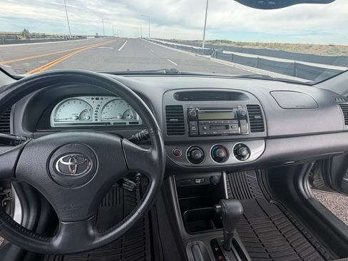 Used 2002 Toyota Camry SE FWD image 11