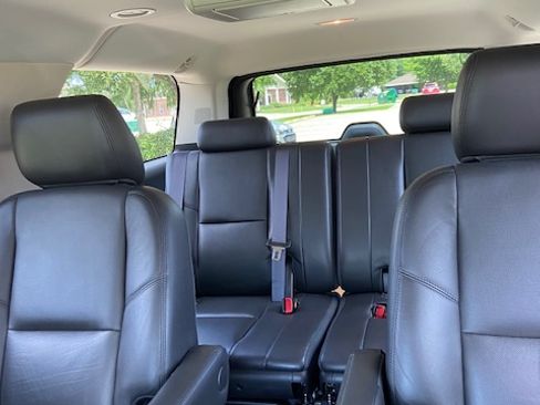 Used 2013 Cadillac Escalade ESV Premium RWD image 14